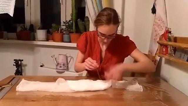 How to make a face mask in 2 minutes. Как сделать ватно-марлевую повязку за 2 минуты . смотреть онлайн