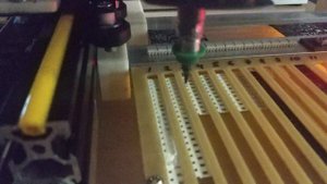Самодельный автоматический установщик SMD компонентов. Тестовая сборка.