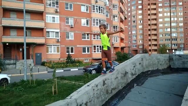 С разбега сальто вперёд смотреть онлайн