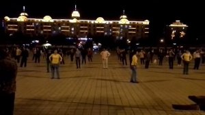 Китай. Хуньчунь. Достопримечательности: Танцы на Восточной площади 1