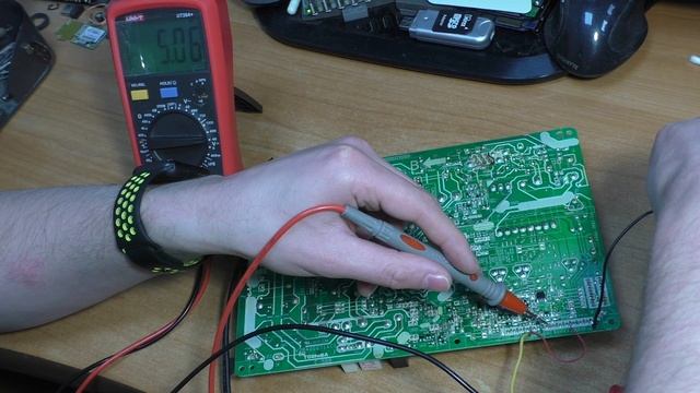 Телевизор не включается ни с пульта ни с кнопки включения!