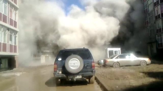 Момент обрушения дома в Бесобе