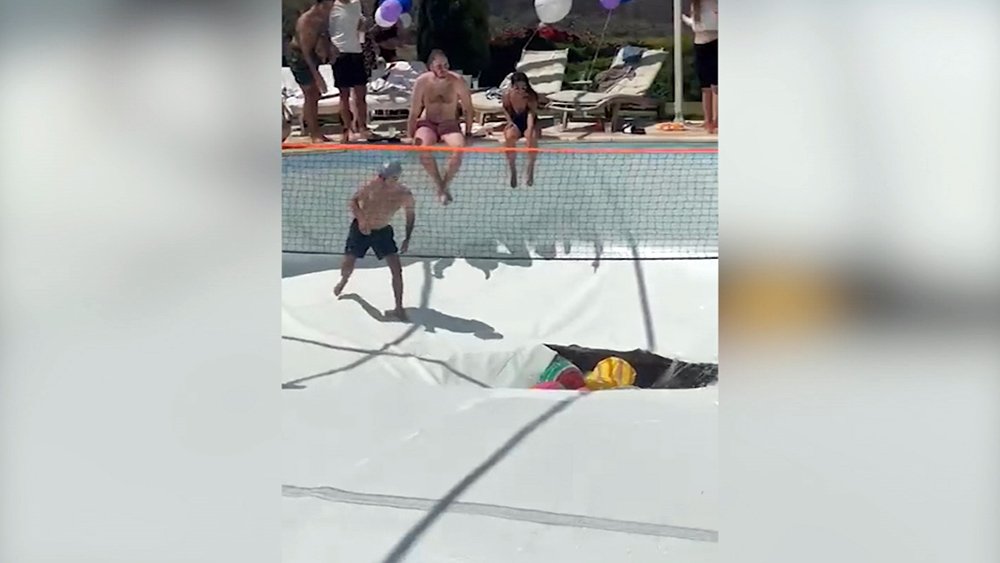 В Израиле человека засосало в провал под бассейном / События на ТВЦ