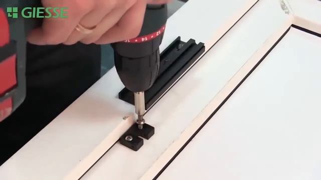 Руководство по монтажу цепного привода Varia на раму с верхнеподвесной створкой смотреть онлайн