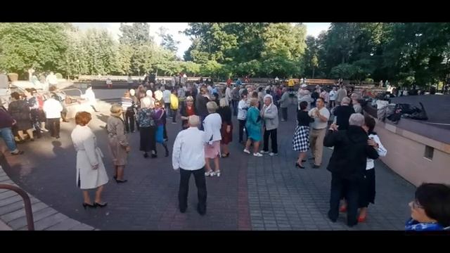 Жизнь Чудесна, Если Миром Правит Любовь! смотреть онлайн