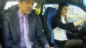 Инструктор по вождению сошел с ума Девушка за рулём