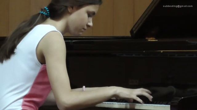 Красиво играет на рояле. О. Мериканто "Вальс в стиле Шопена" Лихешерст Валерия. смотреть онлайн