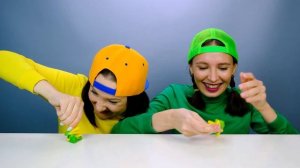 ЖЕЛТАЯ ЕДА ИЛИ ЗЕЛЕНАЯ? 24 ЧАСА ЕДИМ ТОЛЬКО ЖЁЛТУЮ И ЗЕЛЕНУЮ ЕДУ! ЧЕЛЛЕНДЖ от Пико Поки