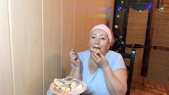 ПОКУПАЮ ПОДАРКИ?ЧАЙ ИЗ БЛЮДЕЧКА?ОПЯТЬ СЕЛЁДКА??