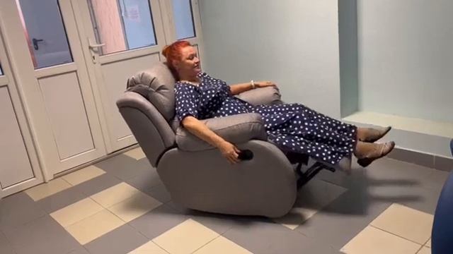 Кресло глайдер механическое на базе с качанием, с вращением смотреть онлайн