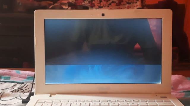 Installing Windows 11 in an Asus x200ma laptop with 2GB RAM and 250GB SSD Part 2 смотреть онлайн