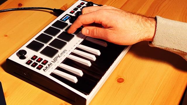 Snap! - Rhythm Is a Dancer (AKAI MPK mini) смотреть онлайн