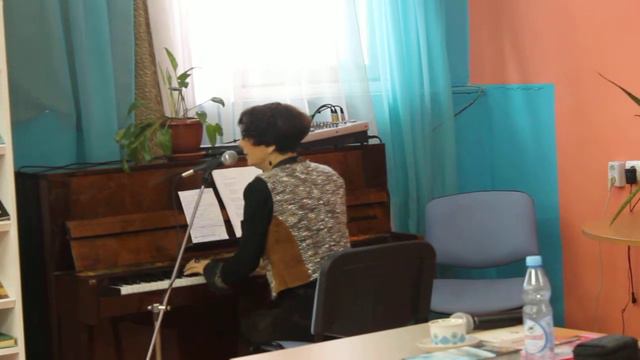 В.  Салтанова - А.  Илларионов.  Чудак Песня