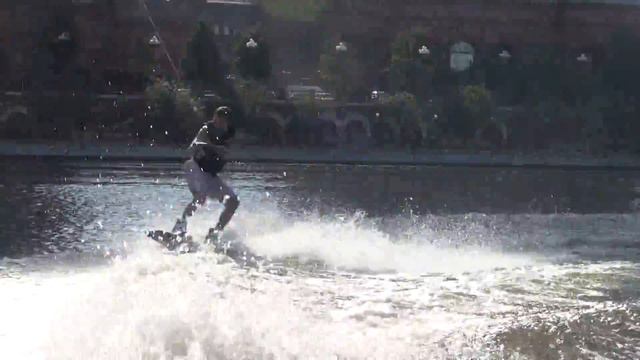 Вэйкборд (wakeboard) в яхтклубе смотреть онлайн
