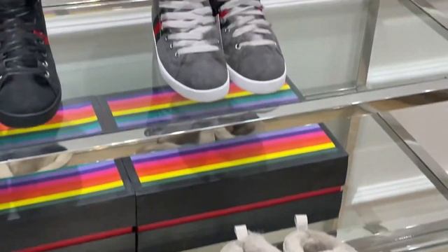 Утепленные высокие кеды GUCCI с эмблемой логотипа смотреть онлайн