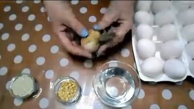 Красим яйца в луковой шелухе смотреть онлайн