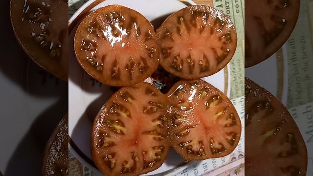 Томат БОЛЬШОЙ ПОЛОСАТЫЙ КАБАН в разрезе. Коллекционный сорт. Ярославская обл.