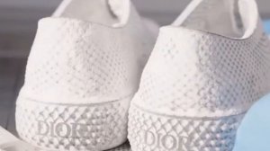 3D-принтер печатает кроссовки