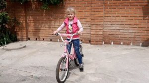 Учимся кататься на велосипеде. Как правильно ездить на велике.как научить ребёнка ездить на велосип