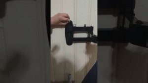 Как повесить телевизор Samsung UE32T4500AUXRU