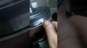 Установка матрицы в гранулятор.