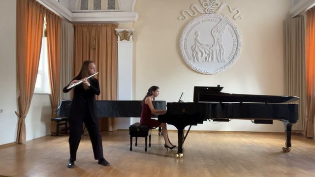 W.A. Mozart Flute Concerto No. 2 in D Major, I part смотреть онлайн