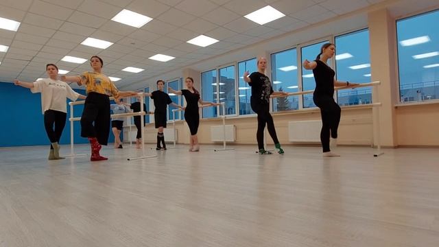 Классический танец. Станок. Тандю #классика #классическийтанец #танцы #dance #колорит #станок #рек