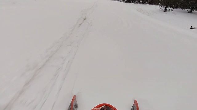 В СВЕЖИЙ СНЕГ НА СНЕГОХОДЕ Arctic cat! смотреть онлайн