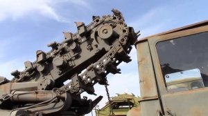 Полковая землеройная машина на базе трактора Т 150к
