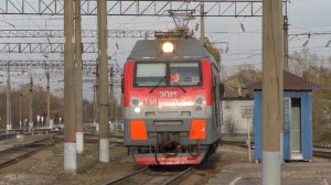 Смена электровоза 2ЭС4К-065 на электровоз ЭП1М-736 на станции Горячий Ключ
