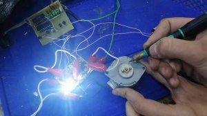 Управление шаговым двигателем без микроконтроллера