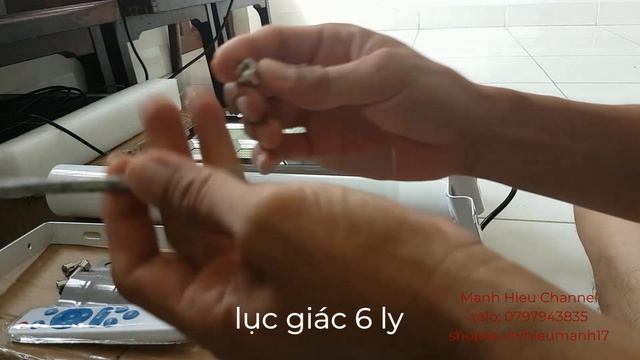 Hướng dẫn lắp đặt và sử dụng đèn năng lượng mặt trời 180w (How to install solar light) смотреть онлайн