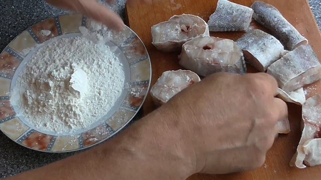 Жарим рыбу хек просто быстро вкусно. Жареный хек на сковороде