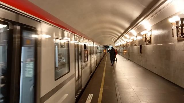 15-ый "Балтиец" с САРМАТом на станции "Владимирская". смотреть онлайн