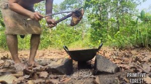 Survival in the rainforest - Cooking fish recipe and eating in forest
