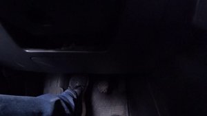 Как трогаться медленно на механике. Первые уроки вождения.