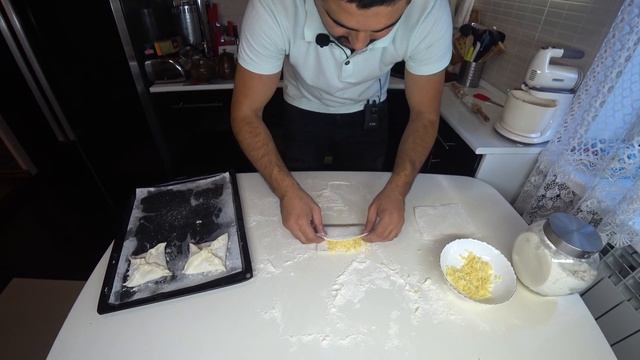 ГОТОВИМ СЛОЙКИ С СЫРОМ С ПОСЫПКОЙ ИЗ ГРЕЦКОГО ОРЕХА. ЧЕЛЛЕНДЖ 30 ДНЕЙ ПАРУРИК смотреть онлайн