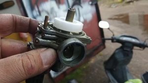 Ремонт карбюратора tact24, заливает поплавок