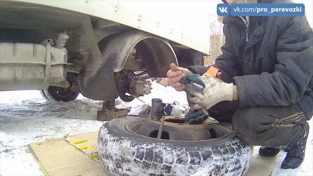 Как заменить рабочий тормозной цилиндр (РТЦ) на газели своими руками смотреть онлайн