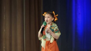 "А я милого узнаю по походке"