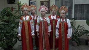 Хор акапелла сербских девочек исполняет русскую песню.