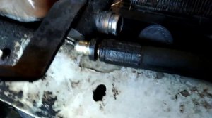 Как снять масляный радиатор на Bobcat S175 How to remove the oil cooler