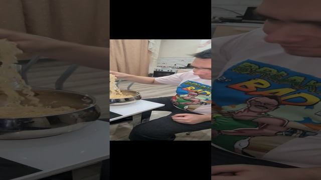 Руслан Гительмаен есть лапшу Петра