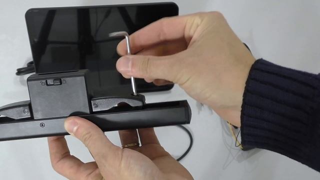 Бюджетный навесной Android монитор на подголовник AVS1025MPP смотреть онлайн