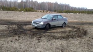 Как на переднем приводе крутить пятаки. Приора крутит пятаки.