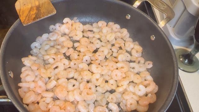 How To Cook Extra Small Tail - Off Peeled Shrimp With Clara смотреть онлайн