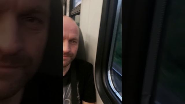 Какая благодать ехать в пустой электричке с дачи в город...... смотреть онлайн