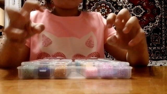 это я со своей подружкой кувыркаюсь,показываю её поделки из бисера,и рисуем с ней рисунок смотреть онлайн