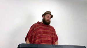 Обзор синтезатора Yamaha PSR-E273. Звуки, стили и функция обучения. Магазин ЯМузыка.