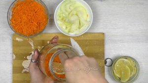 Селедка маринованная с морковью и луком видео рецепт